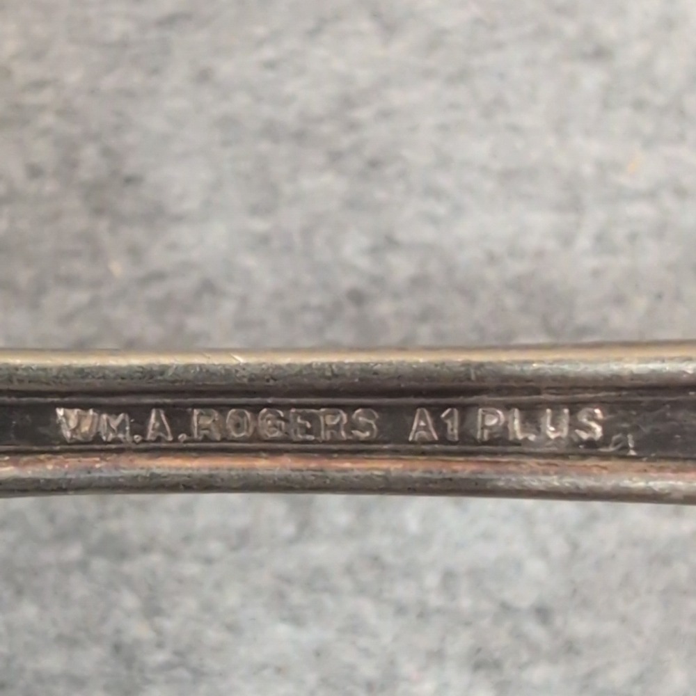 Wm A Rogers A1‎ Plus Silverplate Art Deco Dinner Fork Etched Handle - Picture 3 of 4